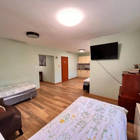 Green Albatros 48M With Bathroom Varşova Dış mekan fotoğraf